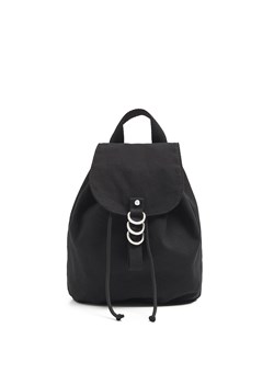 Cropp - Czarny plecak z metalowymi dodatkami - czarny ze sklepu Cropp w kategorii Plecaki - zdjęcie 171963758