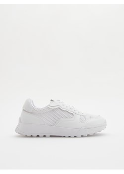 Reserved - Sneakersy z siateczkowymi wstawkami - biały ze sklepu Reserved w kategorii Buty sportowe damskie - zdjęcie 171964099