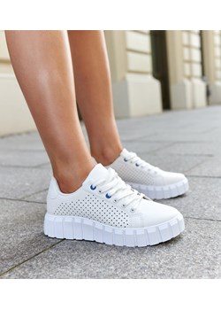 Białe sneakersy na masywnej podeszwie Nesibe ze sklepu gemre w kategorii Trampki damskie - zdjęcie 171977549