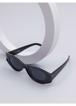Sinsay - Okulary przeciwsłoneczne - czarny ze sklepu Sinsay w kategorii Okulary przeciwsłoneczne damskie - zdjęcie 171980009