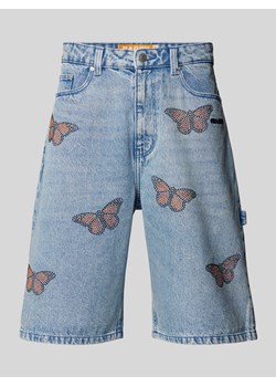 Szorty jeansowe z obszyciem ozdobnymi kamieniami i wyhaftowanym logo ze sklepu Peek&Cloppenburg  w kategorii Spodenki męskie - zdjęcie 171982826