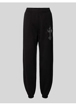 Spodnie dresowe o kroju regular fit z obszyciem kamieniami stras ze sklepu Peek&Cloppenburg  w kategorii Spodnie damskie - zdjęcie 171989575