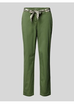 Chinosy o kroju regular fit z wiązanym paskiem ze sklepu Peek&Cloppenburg  w kategorii Spodnie damskie - zdjęcie 171989759