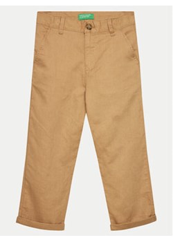 United Colors Of Benetton Spodnie materiałowe 4BE7CF02U Beżowy Regular Fit ze sklepu MODIVO w kategorii Spodnie chłopięce - zdjęcie 171991058