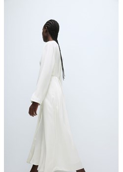 H & M - Satynowy szlafrok - Biały ze sklepu H&M w kategorii Szlafroki damskie - zdjęcie 171991385