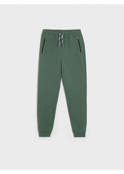 Sinsay - Spodnie dresowe jogger - zielony ze sklepu Sinsay w kategorii Spodnie chłopięce - zdjęcie 171995215