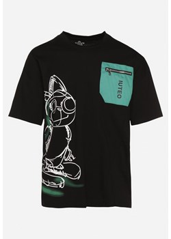 Czarna Klasyczna Bawełniana Koszulka z Nadrukiem i Kieszonką na Suwak Aliccia ze sklepu Born2be Odzież w kategorii T-shirty męskie - zdjęcie 171996315