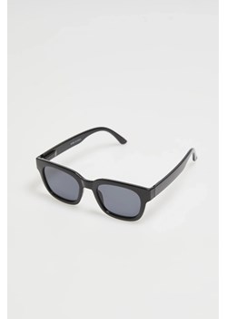 Wąskie okulary czarne ze sklepu Moodo.pl w kategorii Okulary przeciwsłoneczne męskie - zdjęcie 171999796