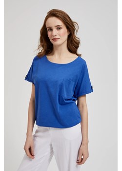 Bluzka z kieszonką i podwijanymi rękawami niebieska ze sklepu Moodo.pl w kategorii Bluzki damskie - zdjęcie 171999915