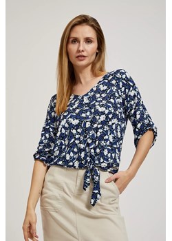 Koszula w kwiaty z wiązaniem niebieska ze sklepu Moodo.pl w kategorii Bluzki damskie - zdjęcie 172000457