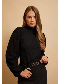 Bluzka z półgolfem i bufiastymi rękawami czarna ze sklepu Moodo.pl w kategorii Bluzki damskie - zdjęcie 172000968