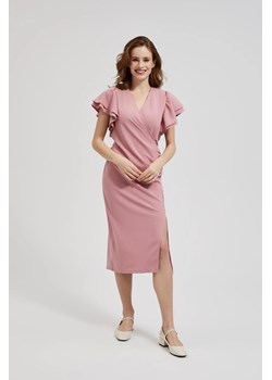 Sukienka z falbanami na rękawach różowa ze sklepu Moodo.pl w kategorii Sukienki - zdjęcie 172001297