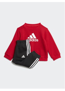 adidas Dres Badge of Sport IC6592 Czerwony Regular Fit ze sklepu MODIVO w kategorii Dresy dla niemowlaka - zdjęcie 172020866