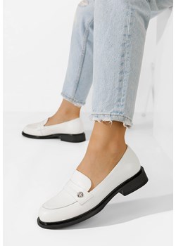 Białe loafers damskie Grapila ze sklepu Zapatos w kategorii Mokasyny damskie - zdjęcie 172022348