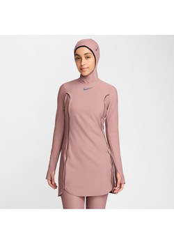 Damska sukienka zapewniająca pełną osłonę Nike Swim Victory - Fiolet ze sklepu Nike poland w kategorii Sukienki - zdjęcie 172023817