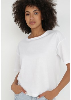 Biały T-shirt Olothana ze sklepu Born2be Odzież w kategorii Bluzki damskie - zdjęcie 172030315