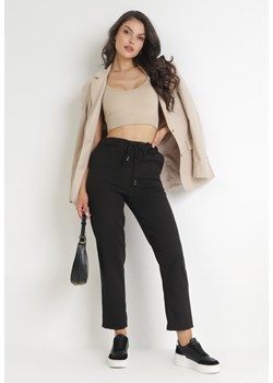 Czarne Spodnie Regular z Gumką w Pasie Halima ze sklepu Born2be Odzież w kategorii Spodnie damskie - zdjęcie 172031088