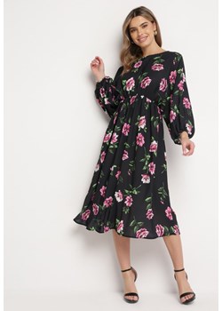Czarno-Różowa Rozkloszowana Sukienka Midi z Rękawami Nietoperz w Kwiaty Gervia ze sklepu Born2be Odzież w kategorii Sukienki - zdjęcie 172032999