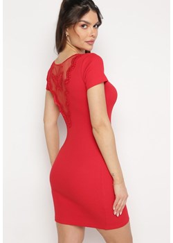 Czerwona Sukienka z Bawełny w Prążki z Siateczką i Motylkiem na Plecach Listeria ze sklepu Born2be Odzież w kategorii Sukienki - zdjęcie 172033145