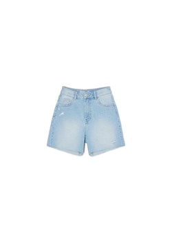Cropp - Jeansowe szorty typu bermudy - niebieski ze sklepu Cropp w kategorii Szorty - zdjęcie 172033516