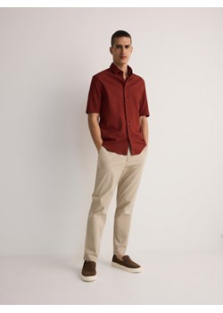 Reserved - Spodnie chino slim - beżowy ze sklepu Reserved w kategorii Spodnie męskie - zdjęcie 172034569