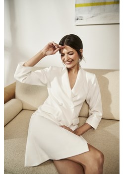 Sukienka w stylu marynarki biała ze sklepu Moodo.pl w kategorii Sukienki - zdjęcie 172035748