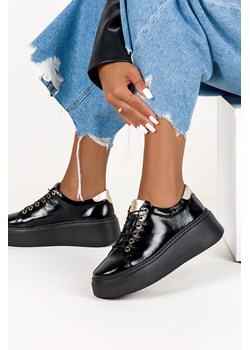 Czarne sneakersy skórzane lakierowane damskie buty sportowe sznurowane na platformie PRODUKT POLSKI Casu 2290 ze sklepu Casu w kategorii Półbuty damskie - zdjęcie 172042087
