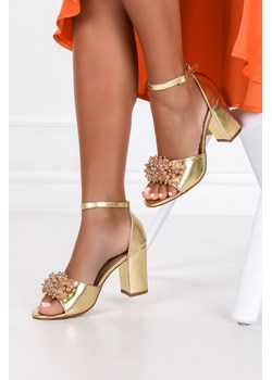 Złote sandały z ozdobą na słupku z zakrytą piętą pasek wokół kostki Casu ER23X4-G ze sklepu Casu.pl w kategorii Sandały damskie - zdjęcie 172042388