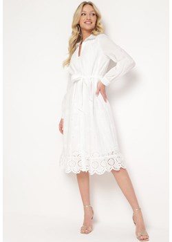 Biała Koszulowa Sukienka z Bawełny Zapinana na Guziki z Materiałowym Paskiem i Koronką Uzilara ze sklepu Born2be Odzież w kategorii Sukienki - zdjęcie 172046935