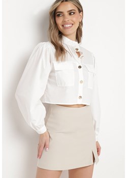 Biała Koszula o Skróconym Fasonie z Ozdobnymi Guzikami Dromelia ze sklepu Born2be Odzież w kategorii Koszule damskie - zdjęcie 172056037