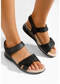 Czarne sandały na niskim koturnie Sorevia ze sklepu Zapatos w kategorii Sandały damskie - zdjęcie 172063066