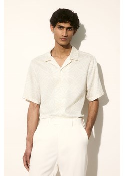 H & M - Koszula z lyocellu z otwartymi klapami Regular Fit - Beżowy ze sklepu H&M w kategorii Koszule męskie - zdjęcie 172073247