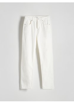 Reserved - Jeansy straight - biały ze sklepu Reserved w kategorii Jeansy damskie - zdjęcie 172082718