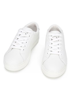 Damskie skórzane sneakersy proste ze sklepu WITTCHEN w kategorii Trampki damskie - zdjęcie 172086246
