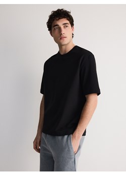 Reserved - Gładki T-shirt boxy - czarny ze sklepu Reserved w kategorii T-shirty męskie - zdjęcie 172094137