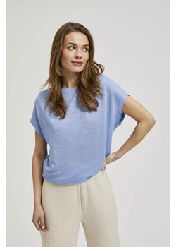 Gładka bluzka z okrągłym dekoltem błękitna ze sklepu Moodo.pl w kategorii Bluzki damskie - zdjęcie 172094995