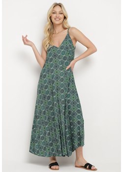 Zielona Wiskozowa Sukienka na Cienkich Ramiączkach z Trójkątnym Dekoltem Nannestra ze sklepu Born2be Odzież w kategorii Sukienki - zdjęcie 172095286