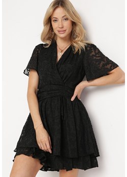 Czarna Sukienka o Rozkloszowanym Kroju z Dekoltem Zapinanym na Napy Uzimira ze sklepu Born2be Odzież w kategorii Sukienki - zdjęcie 172102418