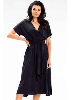 Rozkloszowana czarna sukienka midi z kopertową górą A642, Kolor czarny, Rozmiar L, Awama ze sklepu Primodo w kategorii Sukienki - zdjęcie 172108839