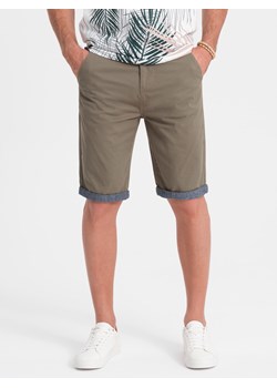 Męskie szorty chinosy z jeansowym wykończeniem - oliwkowe V2 W421 ze sklepu ombre w kategorii Spodenki męskie - zdjęcie 172111257