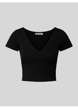 T-shirt krótki z dekoltem w serek ze sklepu Peek&Cloppenburg  w kategorii Bluzki damskie - zdjęcie 172115397