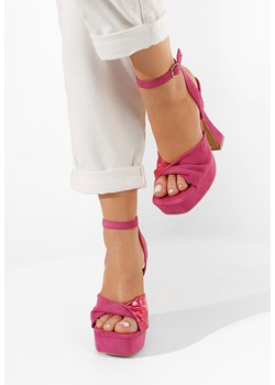 Fuksjowe sandały na słupku i platformie Lily ze sklepu Zapatos w kategorii Sandały damskie - zdjęcie 172118688