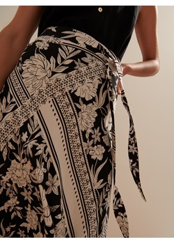 Mohito - Wiskozowa czarna spódnica midi - czarny ze sklepu Mohito w kategorii Spódnice - zdjęcie 172130058