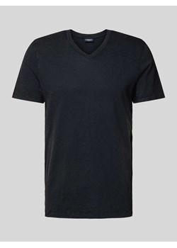 T-shirt z dekoltem w serek ze sklepu Peek&Cloppenburg  w kategorii T-shirty męskie - zdjęcie 172137368