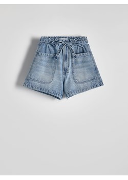 Reserved - Jeansowe szorty mom fit z paskiem - niebieski ze sklepu Reserved w kategorii Szorty - zdjęcie 172140408