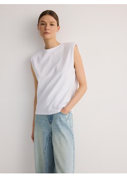 Reserved - T-shirt z poduszkami na ramionach - biały ze sklepu Reserved w kategorii Bluzki damskie - zdjęcie 172140587