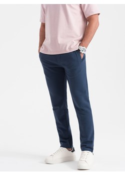 Spodnie męskie dresowe z nogawką bez ściągacza - ciemnoniebieskie V4 OM-PABS-0206 ze sklepu ombre w kategorii Spodnie męskie - zdjęcie 172145186
