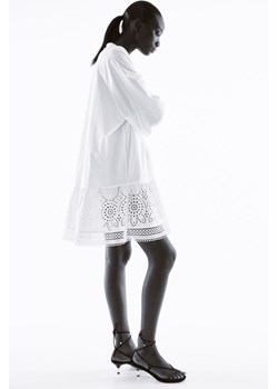 H & M - Sukienka z haftem angielskim - Biały ze sklepu H&M w kategorii Sukienki - zdjęcie 172155757