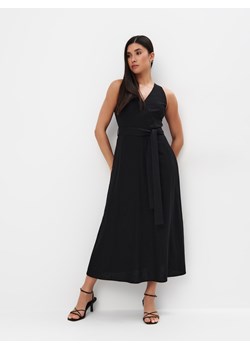 Mohito - Czarna sukienka midi z lnem - czarny ze sklepu Mohito w kategorii Sukienki - zdjęcie 172173057