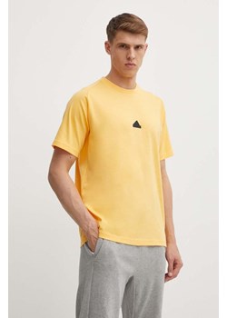 adidas t-shirt Z.N.E męski kolor żółty z aplikacją IR5238 ze sklepu ANSWEAR.com w kategorii T-shirty męskie - zdjęcie 172180917